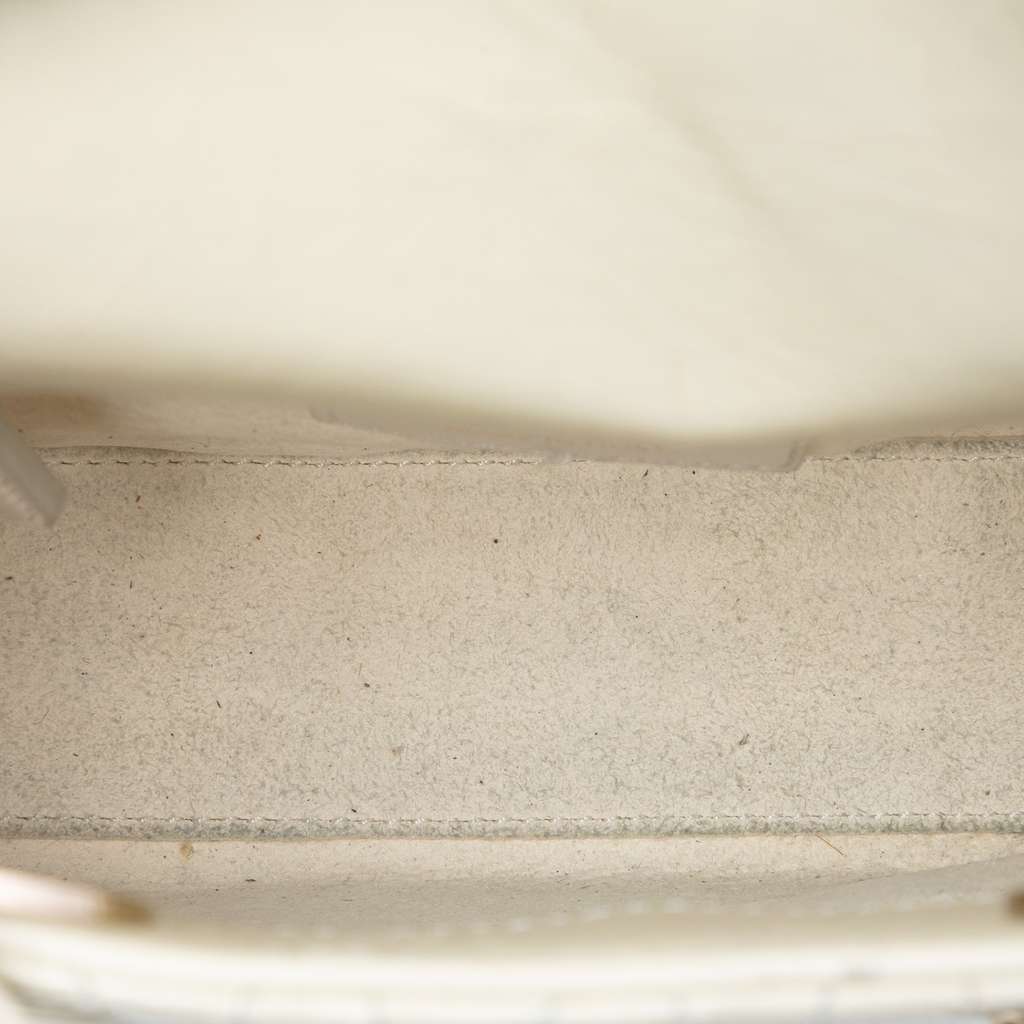 Dior Mini Crinkled Calfskin Cannage Lady Dior White Leather Good condition - Model View