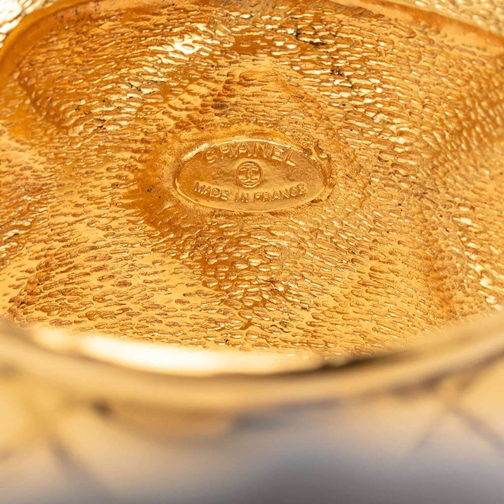 Chanel CC Gold Plated Quilted Cuff Bracelet Gold Metal Good condition - Model View