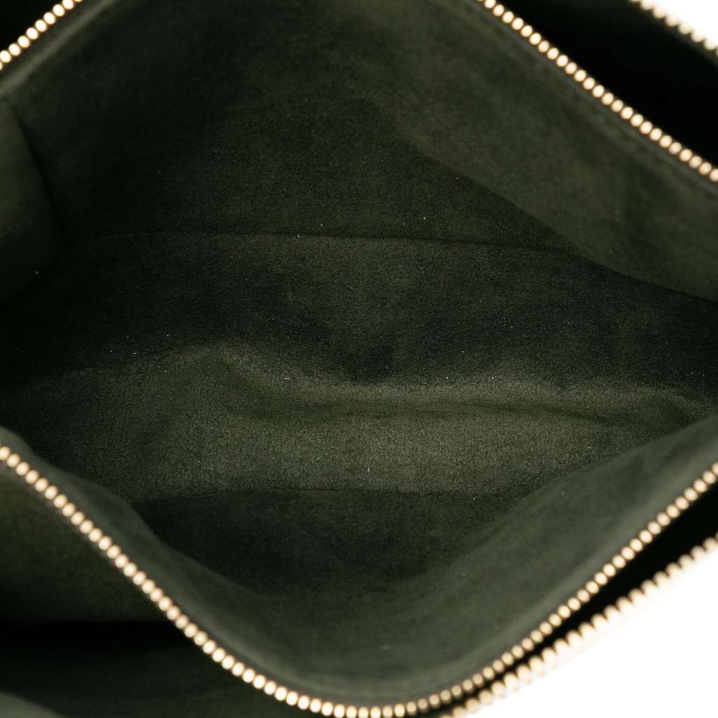 Louis Vuitton Monogram Embossed Puffy Lambskin Coussin PM White Leather Good condition - Model View