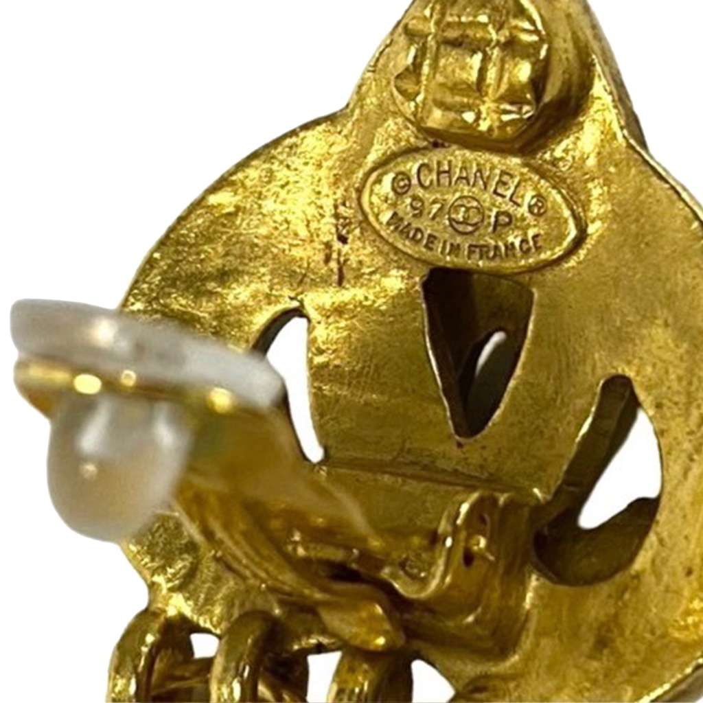 Chanel CC Gold Plated Dangle Clip On Earrings Gold Metal Good condition - Model View