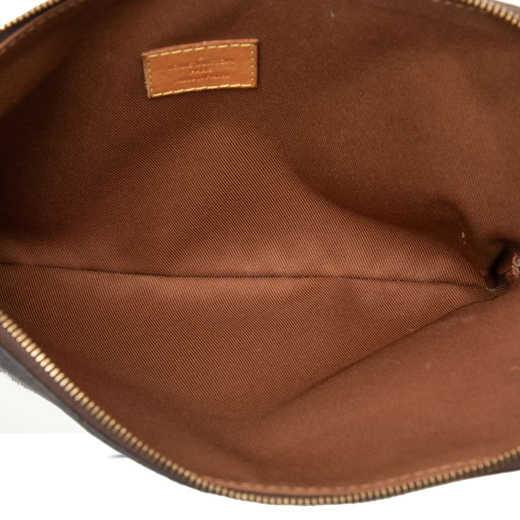 Louis Vuitton Monogram Etui Voyageur PM Brown Good condition - Model View