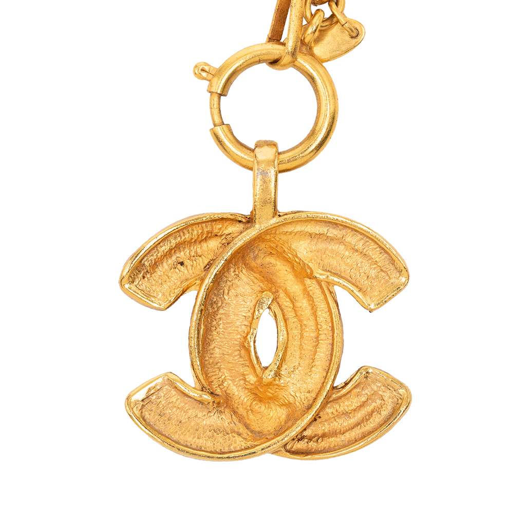 Chanel Gold Plated Quilted CC Pendant Necklace Gold Metal Good condition - Back View