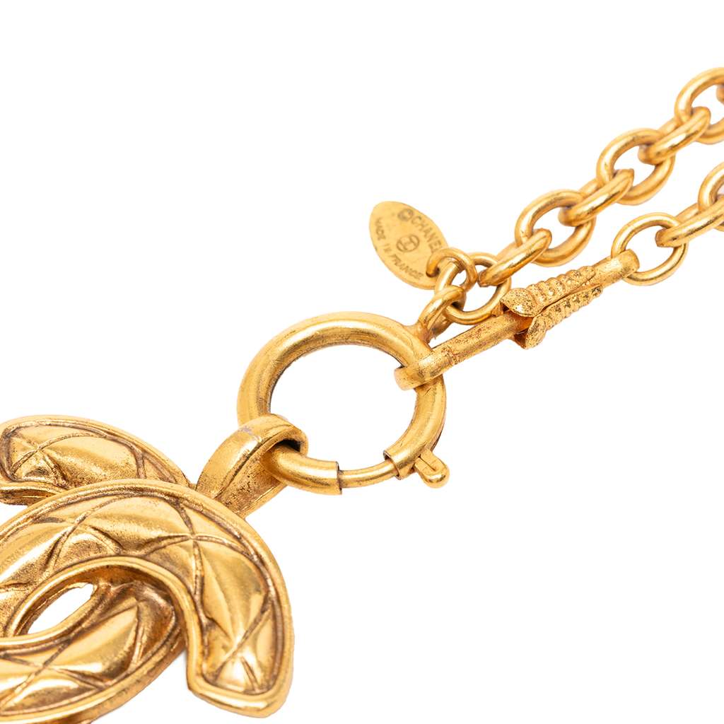 Chanel Gold Plated Quilted CC Pendant Necklace Gold Metal Good condition - Box View