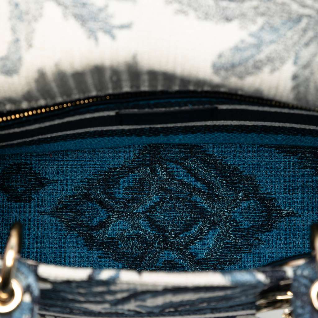 Dior Medium Embroidered Canvas Palm Tree Toile De Jouy Lady D Lite Blue Canvas Good condition - Model View