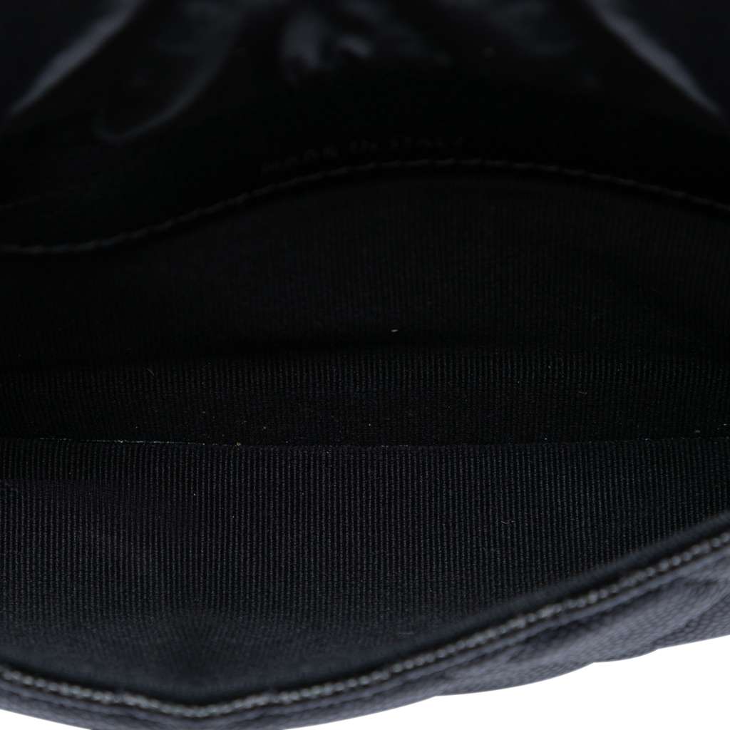 Chanel Nylon Graffiti Foldable Shopping Tote in Caviar Flap Black Leather Good condition - Model View