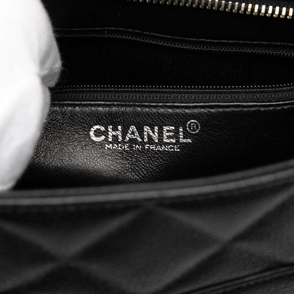 Chanel Caviar Medallion Tote Black Leather Good condition - Box View