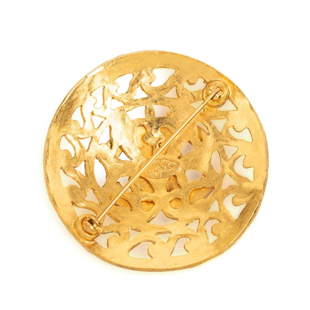 Chanel CC Gold Plated Medallion Brooch Gold Metal Good condition - Back View