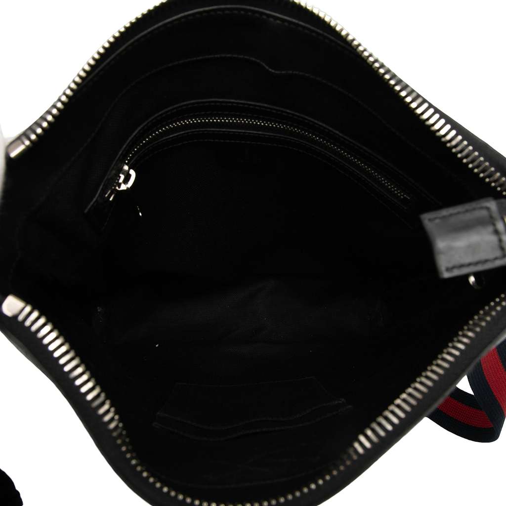 Gucci Medium GG Supreme Web Messenger Bag Black Canvas Good condition - Model View