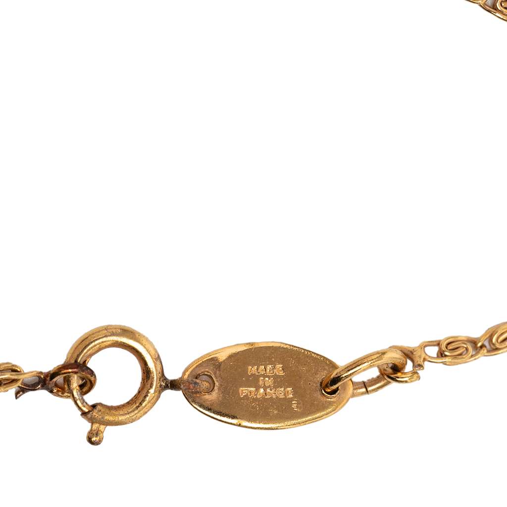 Chanel CC Gold Plated Pendant Necklace Gold Metal Good condition - Model View