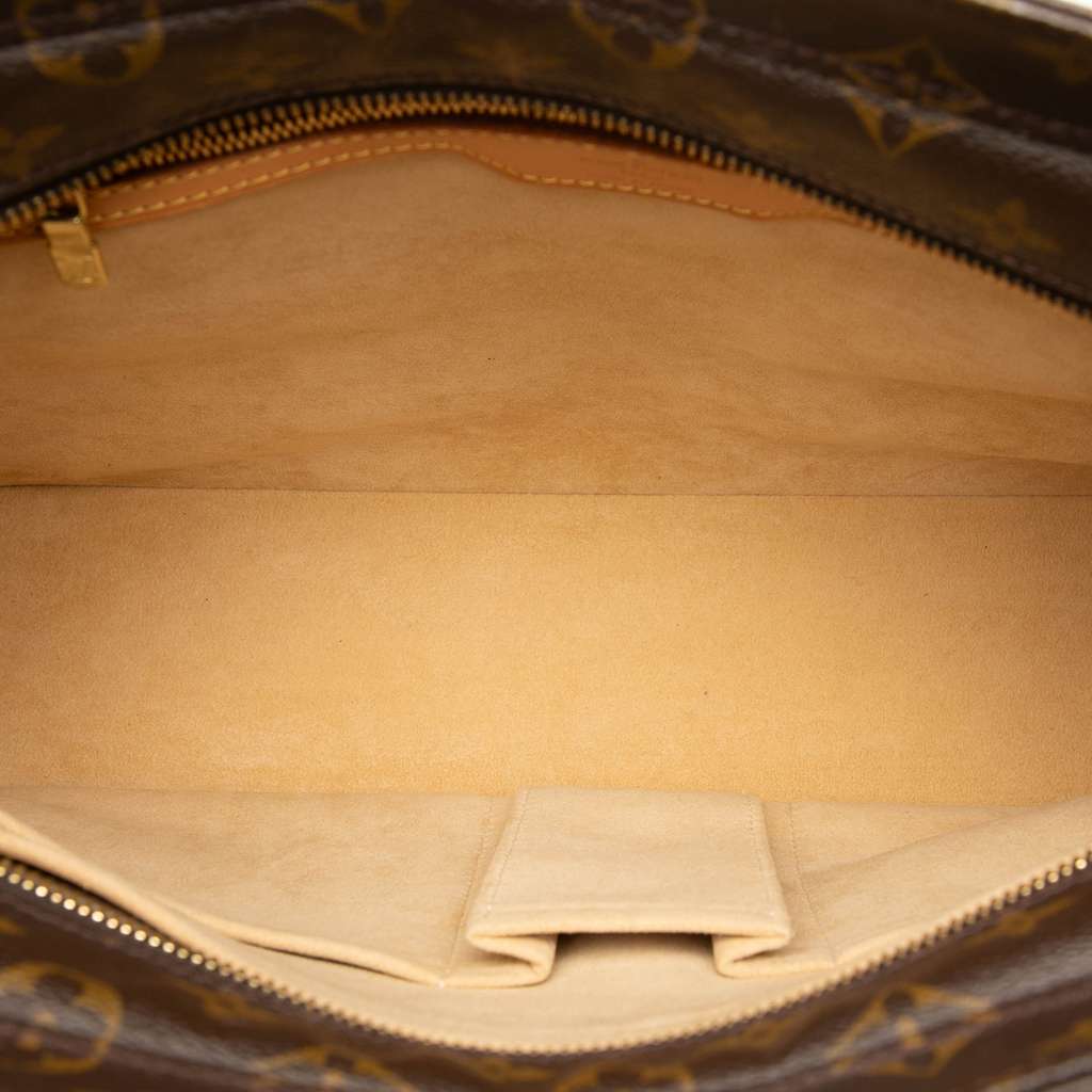 Louis Vuitton Monogram Luco Brown Fair condition - Model View
