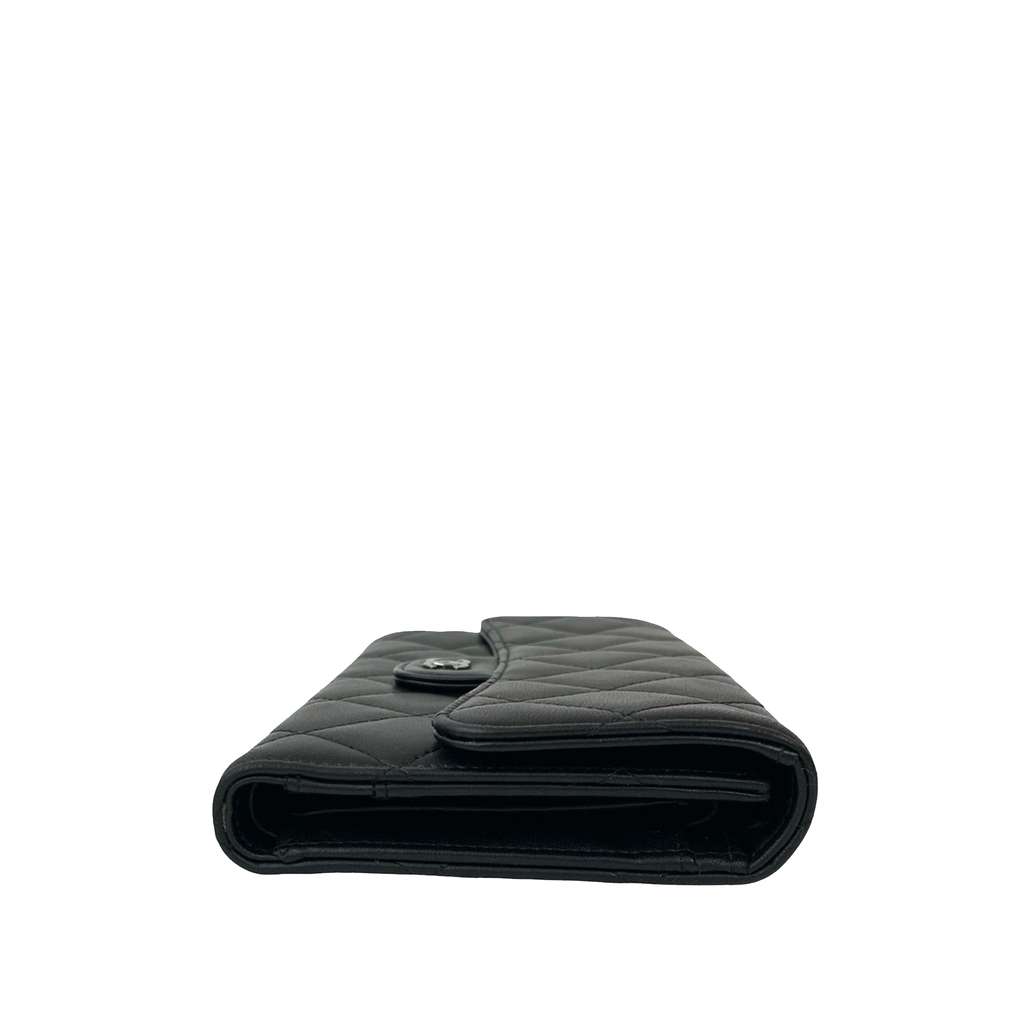 Chanel Classic CC Quilted Lambskin Flap Wallet Black Leather Good condition - Box View