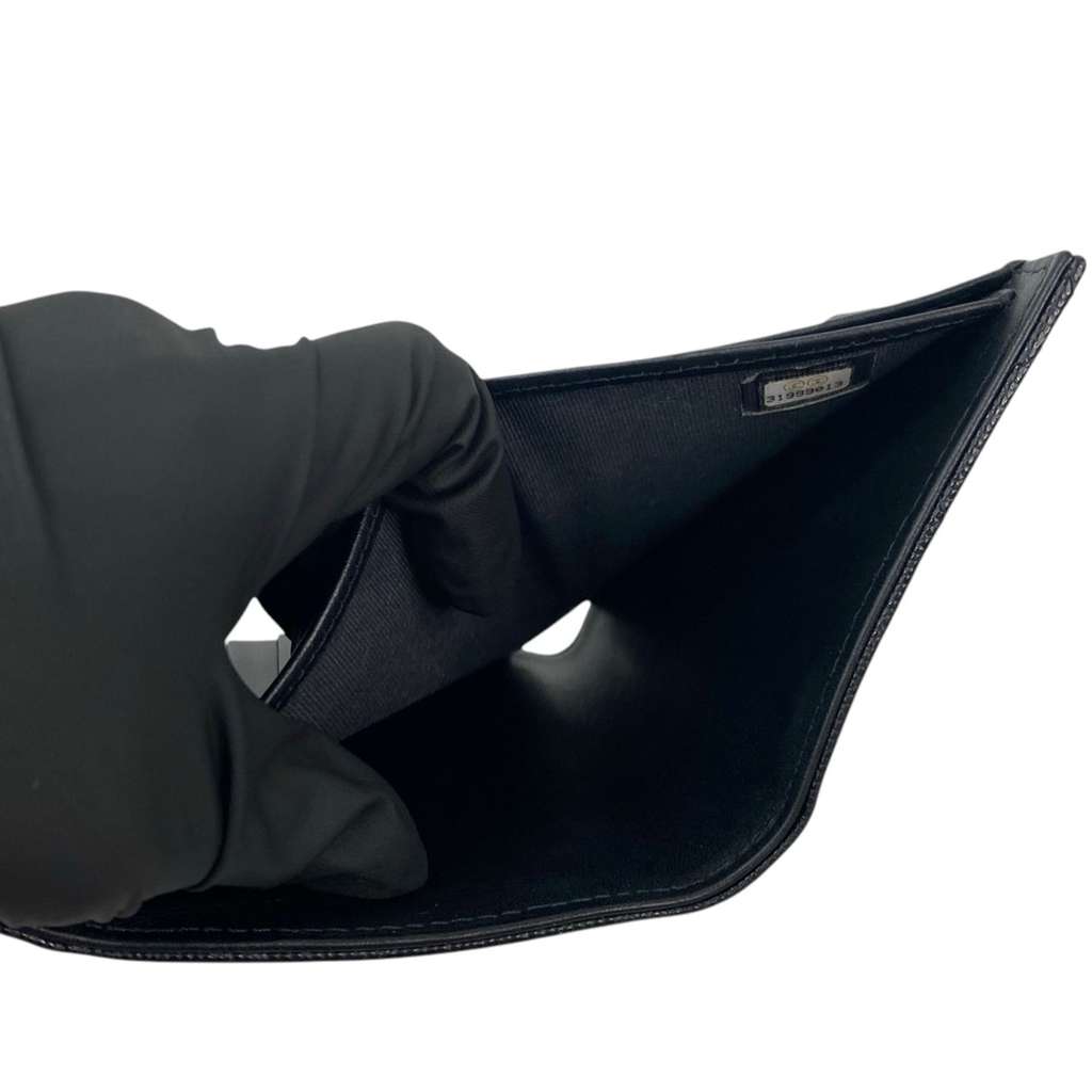 Chanel Quilted Caviar Boy Flap Compact Wallet Black Leather Good condition - Model View