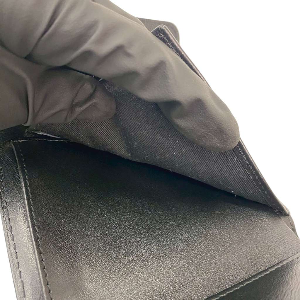 Chanel Quilted Caviar Boy Flap Compact Wallet Black Leather Good condition - Box View