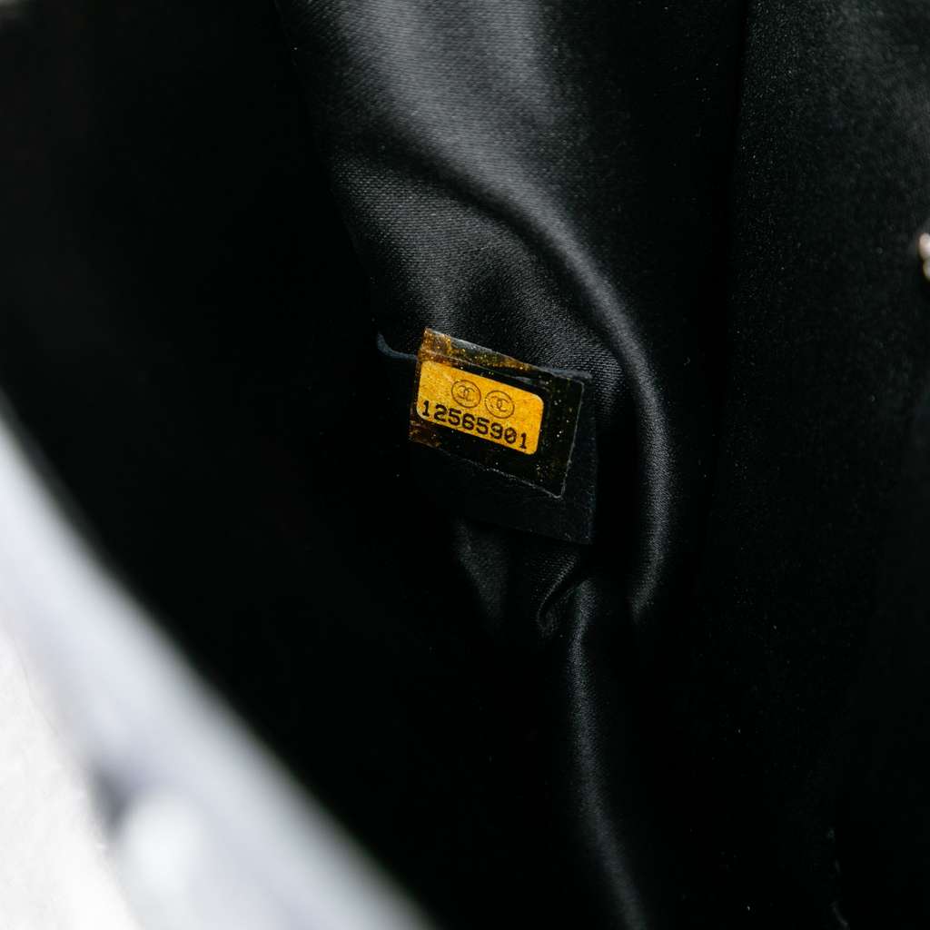 Chanel CC PVC Wool and Leather Scale East West Flap Black Good condition - Box View