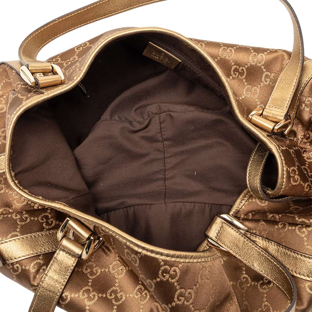 Gucci GG Canvas Abbey D Ring Tote Brown Canvas Good condition - Model View