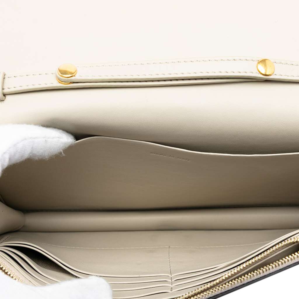 Celine Leather Frame Wallet on Chain Grey Leather Good condition - Model View