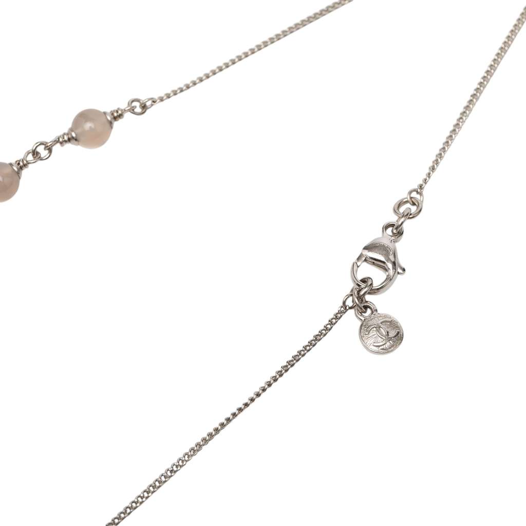 Chanel CC Silver Plated Beads and Rhinestones Star Pendant Necklace Silver Metal Good condition - Model View