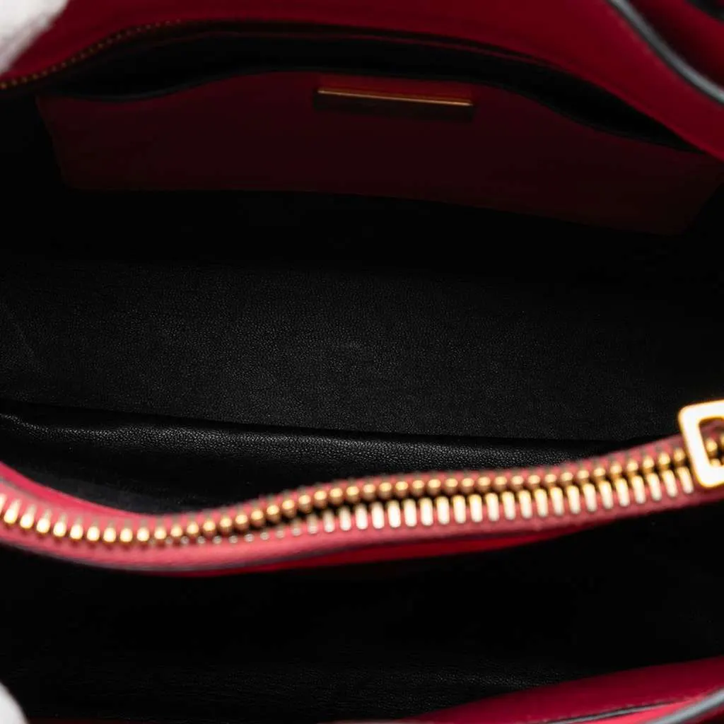 Prada Saffiano Soft Triple Pocket Tote Pink Leather Very good - Model View