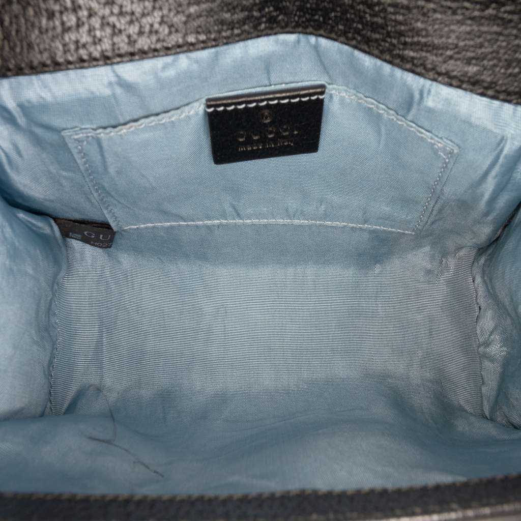 Gucci Small Leather Bee Star Padlock Crossbody Black Leather Good condition - Model View