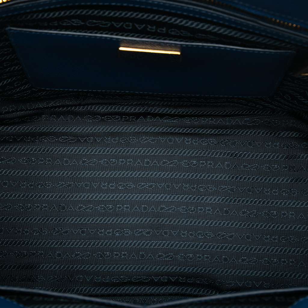 Prada Medium Saffiano Lux Galleria Double Zip Satchel Blue Leather Good condition - Model View