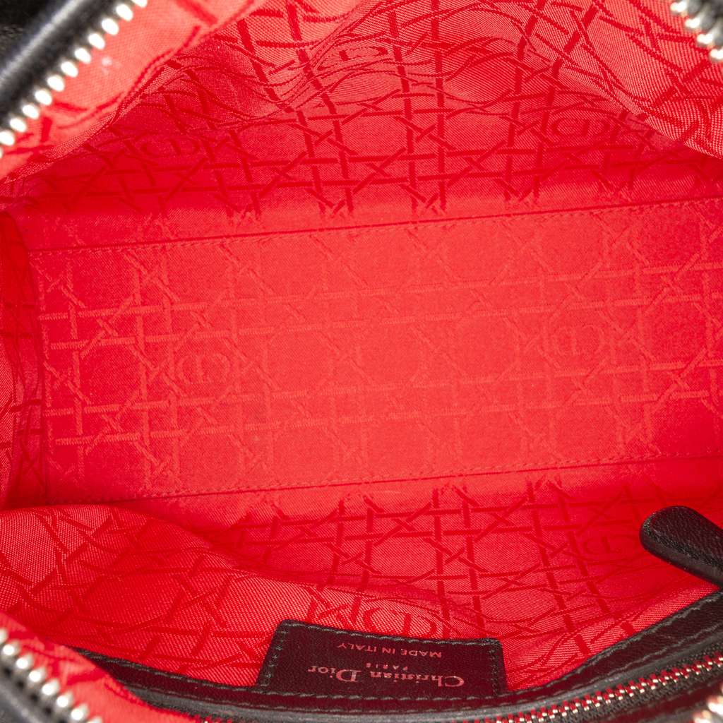 Dior Medium Lambskin Cannage Lady Dior Black Leather Good condition - Model View