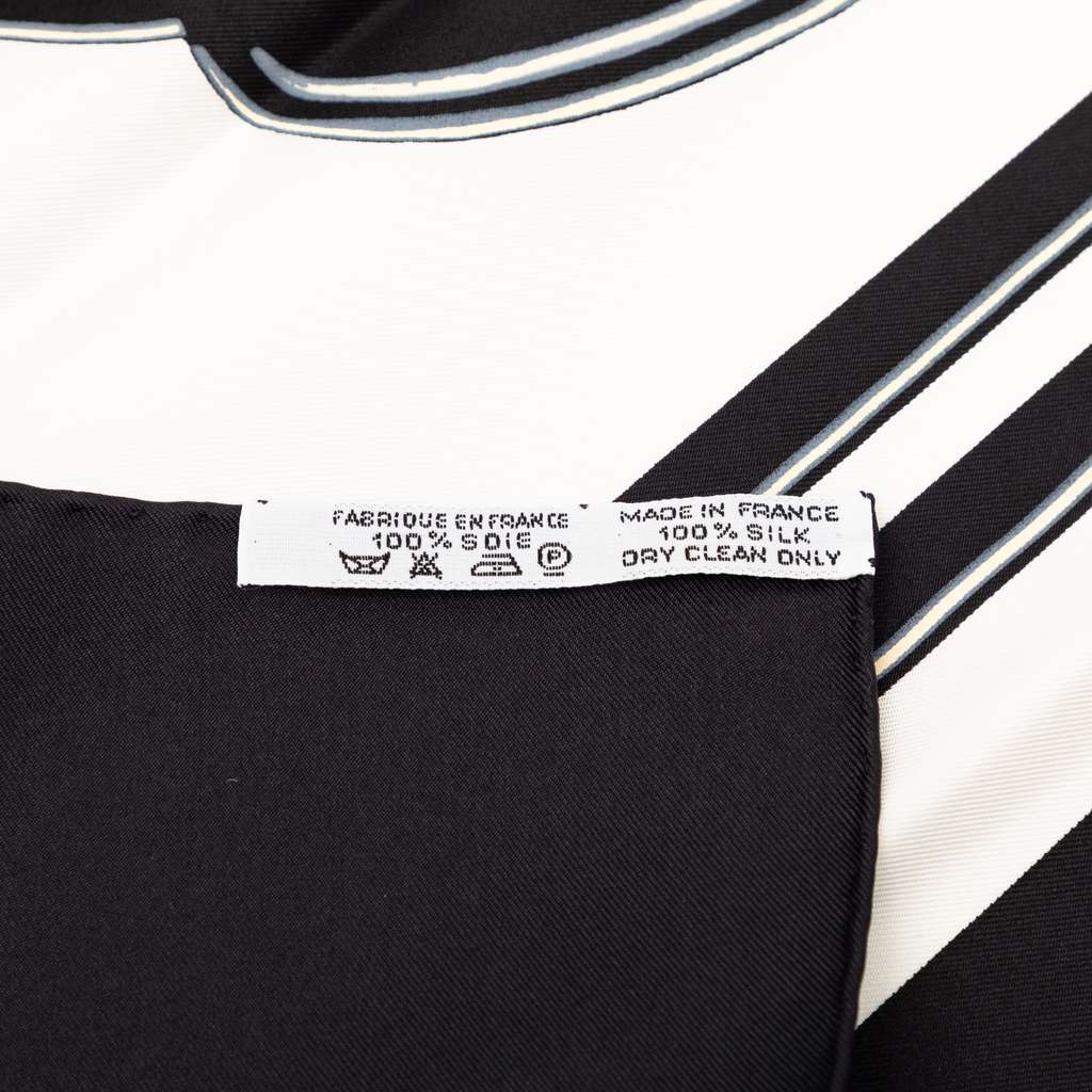 Hermès Brides de Gala Silk Scarf 90 White Silk Good condition - Model View