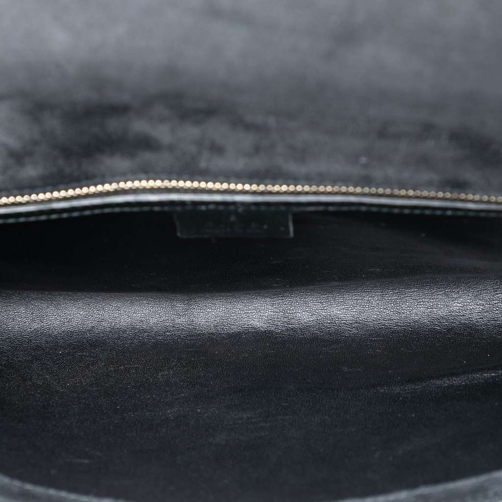 Gucci Microguccissima Patent Broadway Clutch Black Leather Good condition - Model View