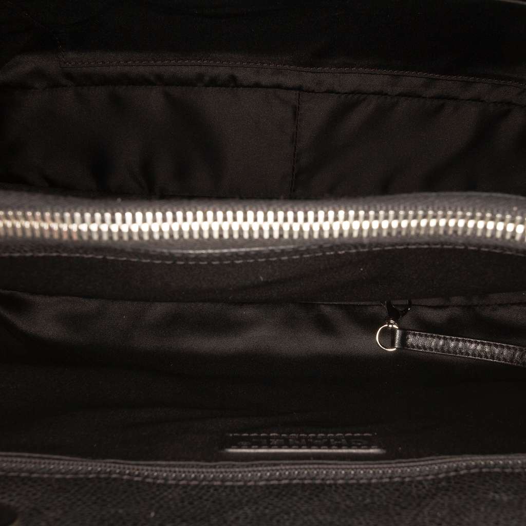 Chanel Caviar Grand Shopping Tote Black Leather Good condition - Model View