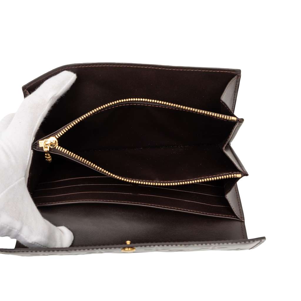 Louis Vuitton Monogram Vernis Sarah Wallet Purple Leather Good condition - Model View