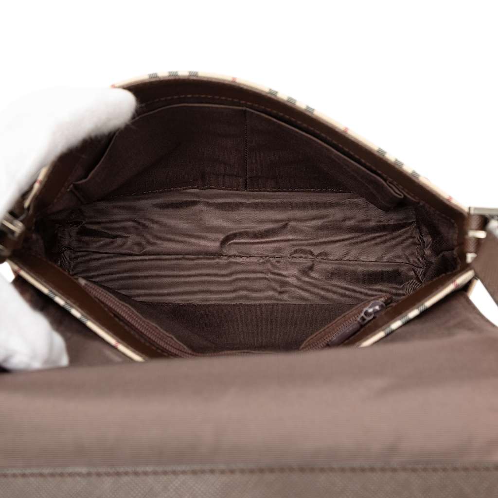 Burberry House Check Canvas Flap Crossbody Brown Canvas Good condition - Model View