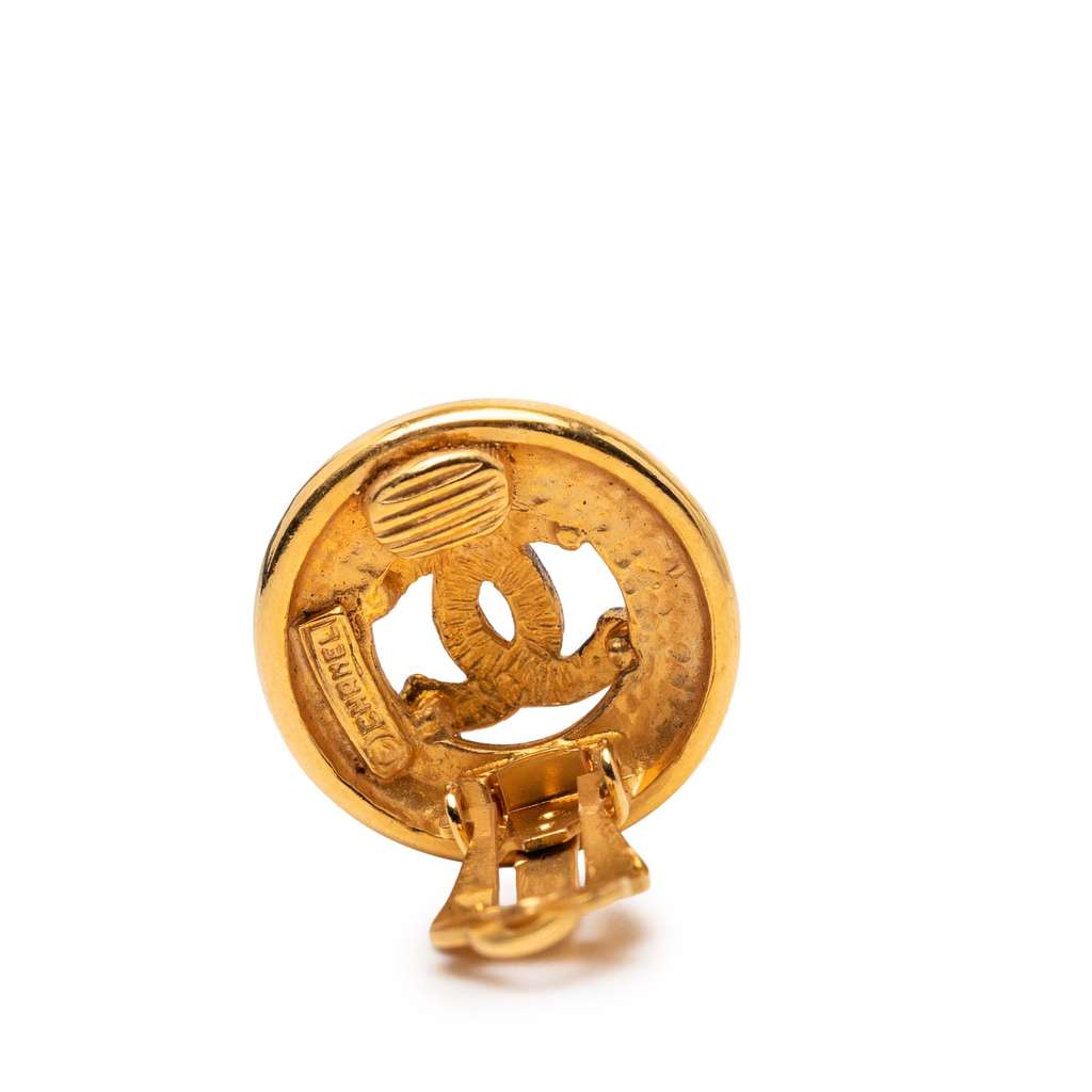 Chanel CC Gold Plated Round Clip On Earrings Gold Metal Good condition - Inside View