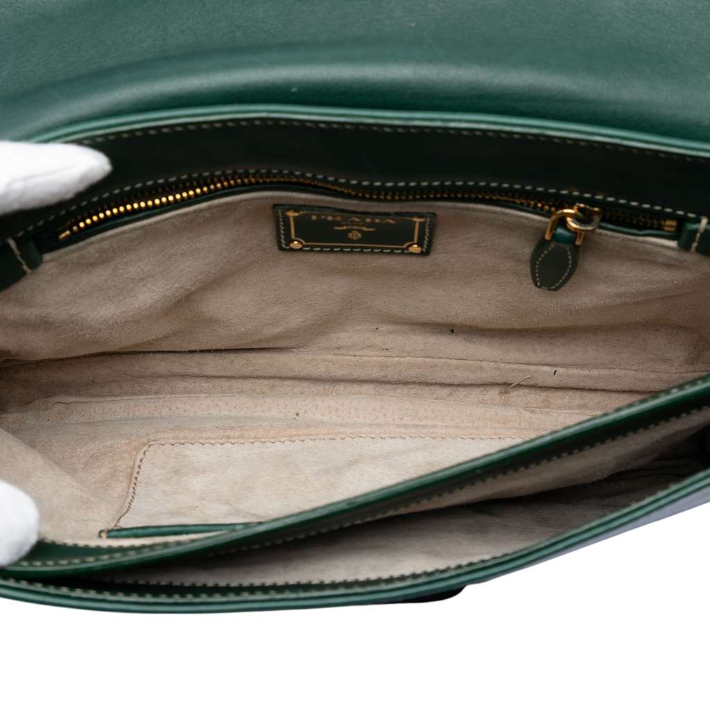 Prada City Calf Push Lock Flap Crossbody Green Leather Good condition - Model View