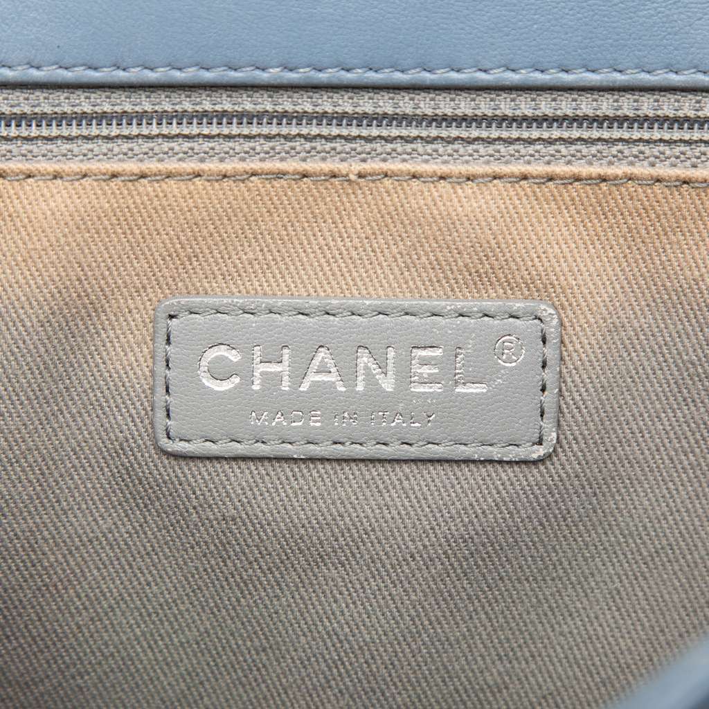Chanel Large Quilted Lambskin Boy Flap Blue Leather Good condition - Box View