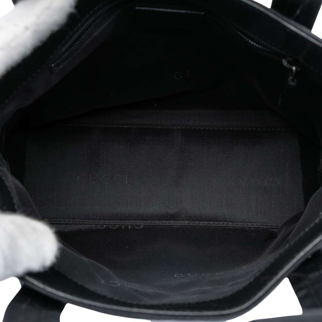 Gucci GG Canvas Handbag Black Canvas Good condition - Model View