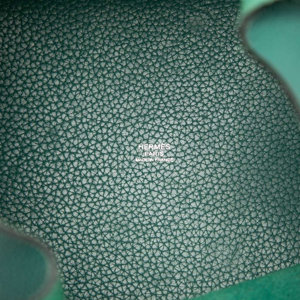 Hermès Clemence Picotin Lock 22 Green Leather Good condition - Box View