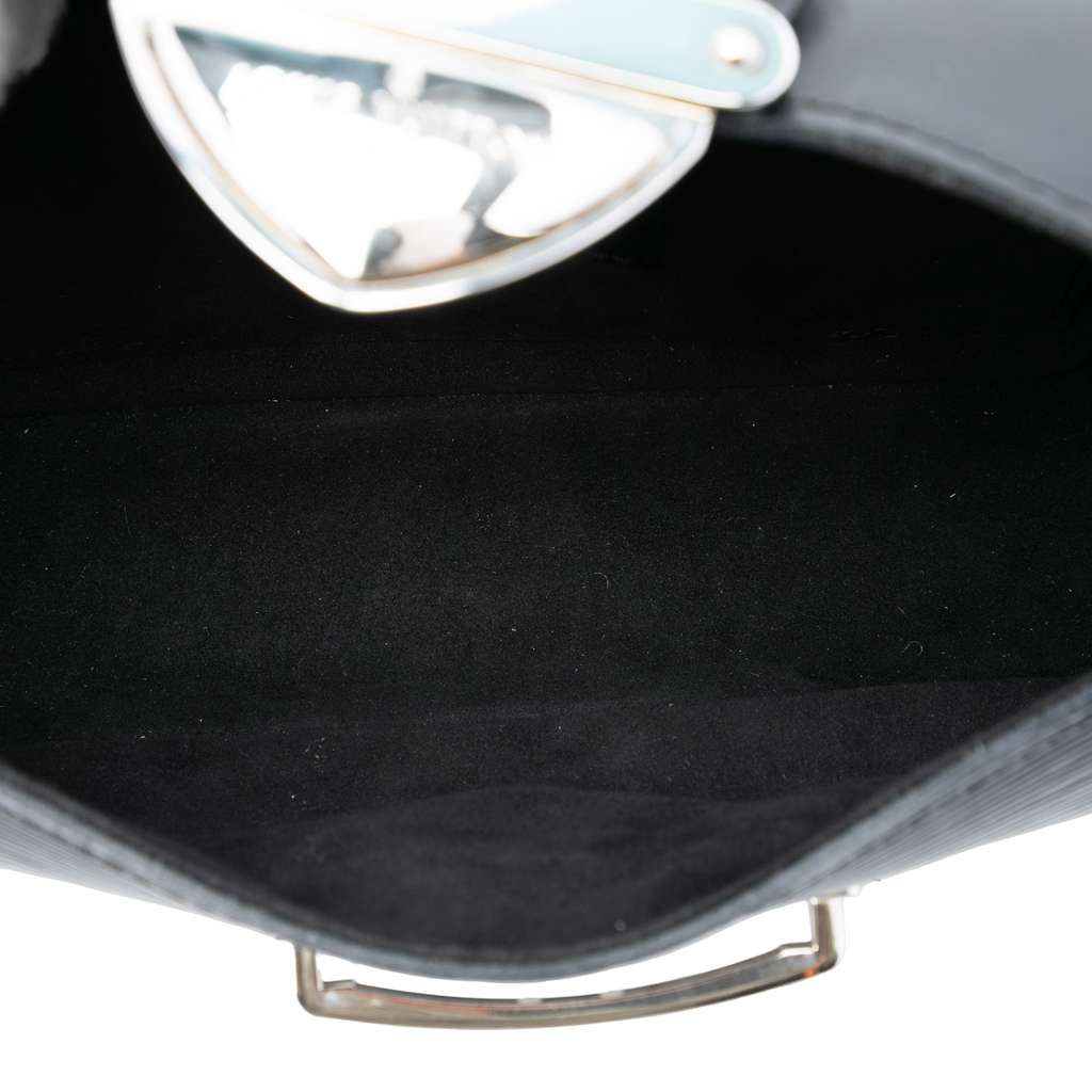 Louis Vuitton Epi Pochette Montaigne Black Leather Good condition - Model View