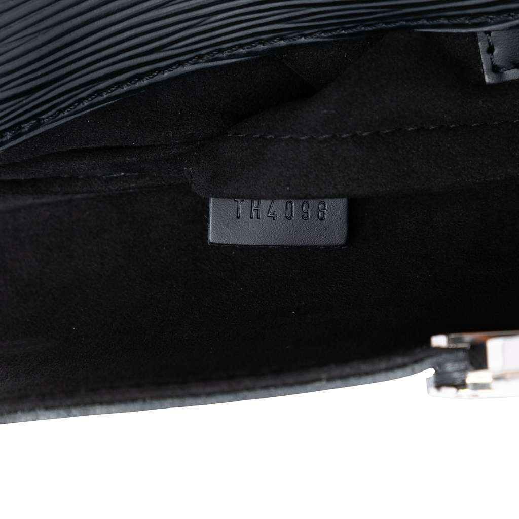 Louis Vuitton Epi Pochette Montaigne Black Leather Good condition - Box View