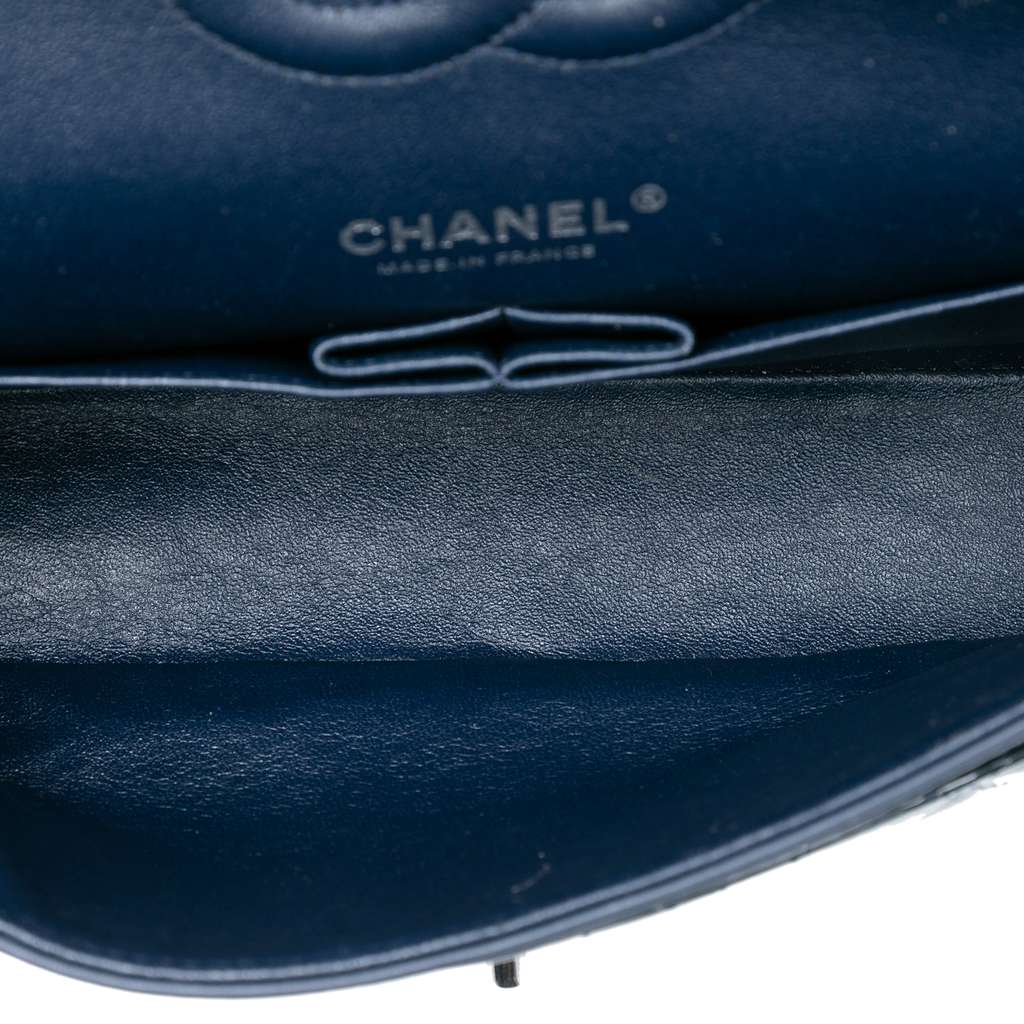 Chanel Medium Classic Patent Double Flap Blue Leather Good condition - Model View