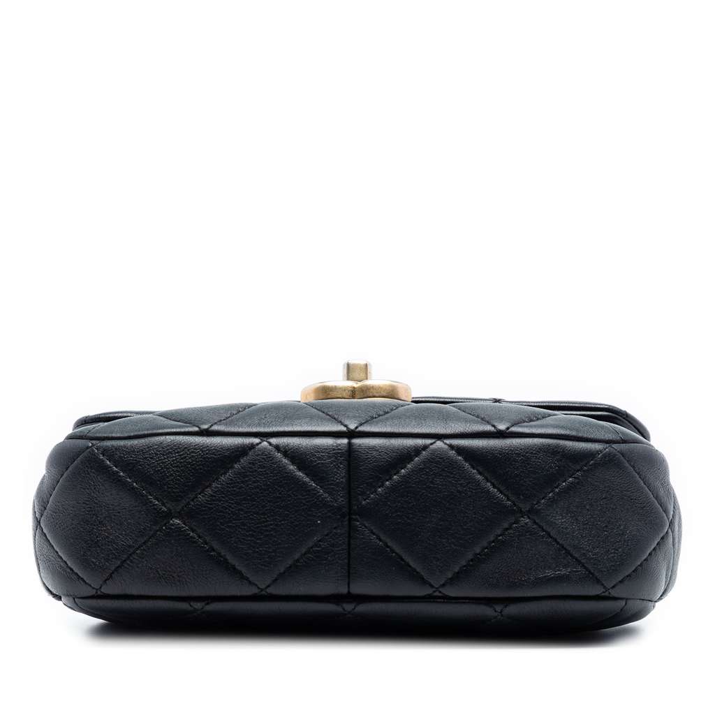 Chanel Mini Quilted Lambskin Lacquered Chain Flap Black Leather Good condition - Inside View