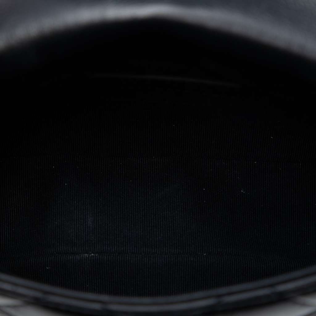 Chanel Mini Quilted Lambskin Lacquered Chain Flap Black Leather Good condition - Model View