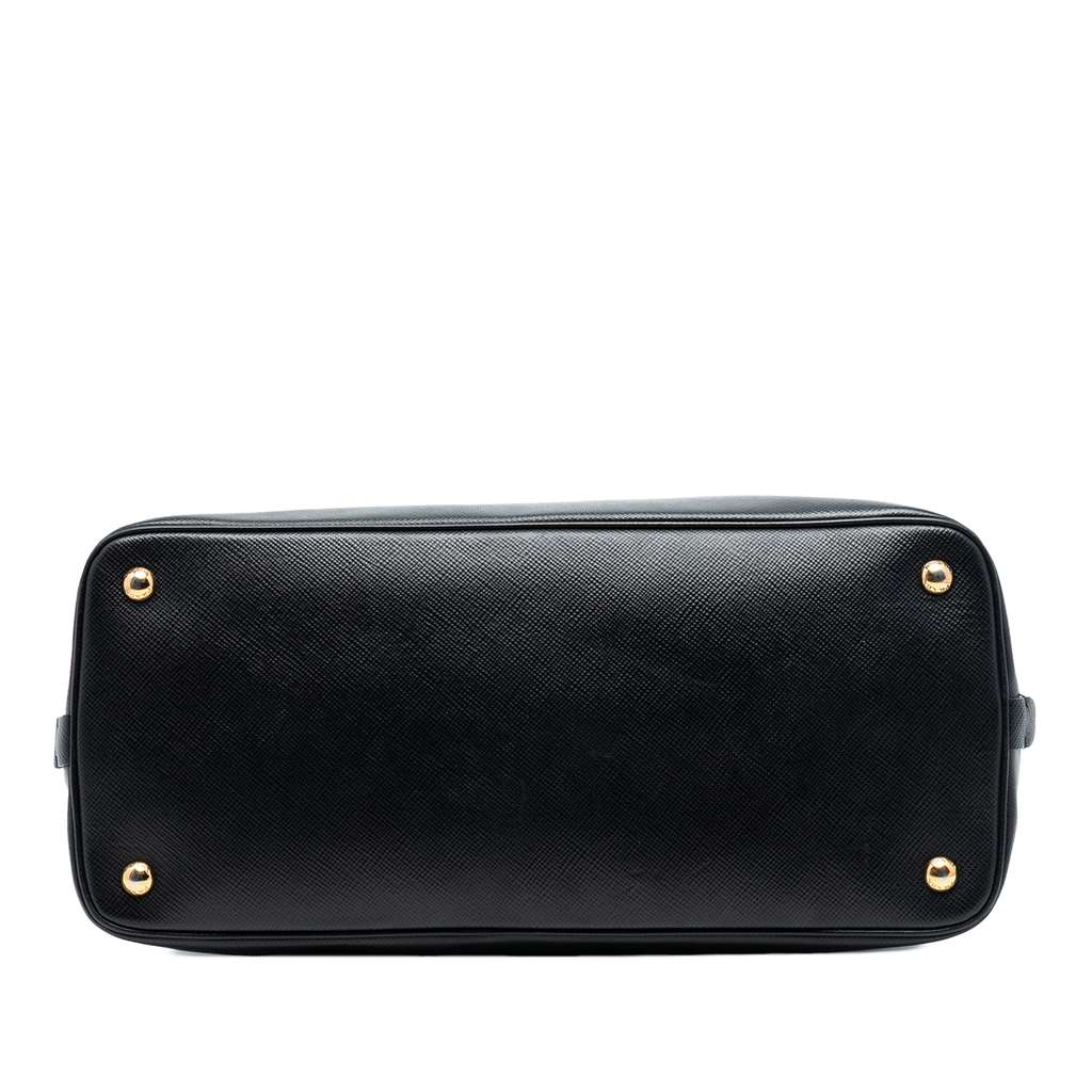 Prada Saffiano Cuir Convertible Top Handle Bag Black Leather Good condition - Inside View