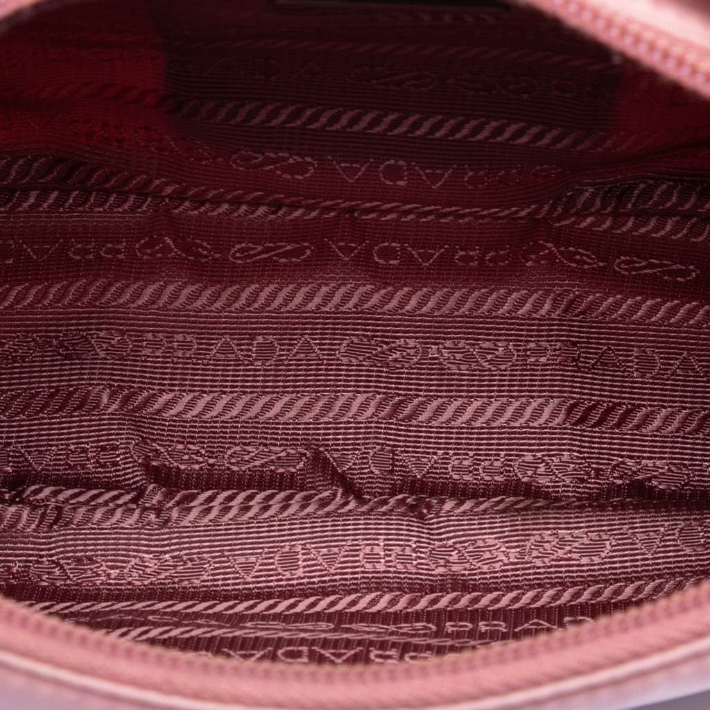 Prada Mini Tessuto Re Edition 2000 Shoulder Bag Pink Good condition - Model View
