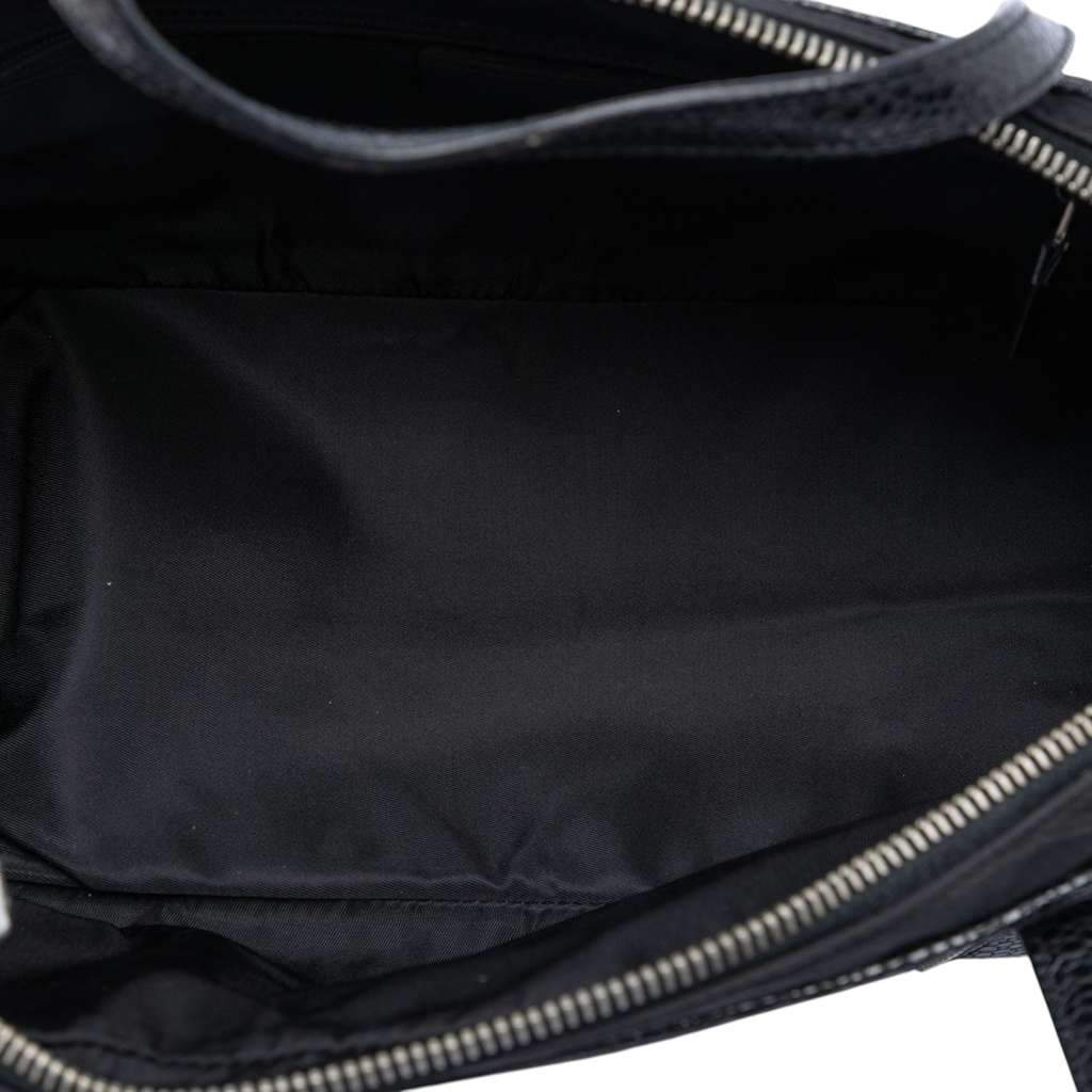 Dior Nylon and Calfskin Bow Handbag Black Good condition - Model View