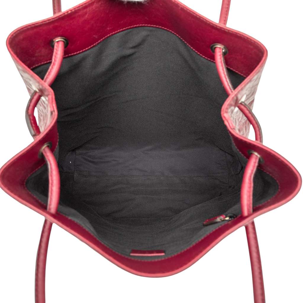 Gucci Horsebit Leather Gifford Tote Red Leather Good condition - Model View