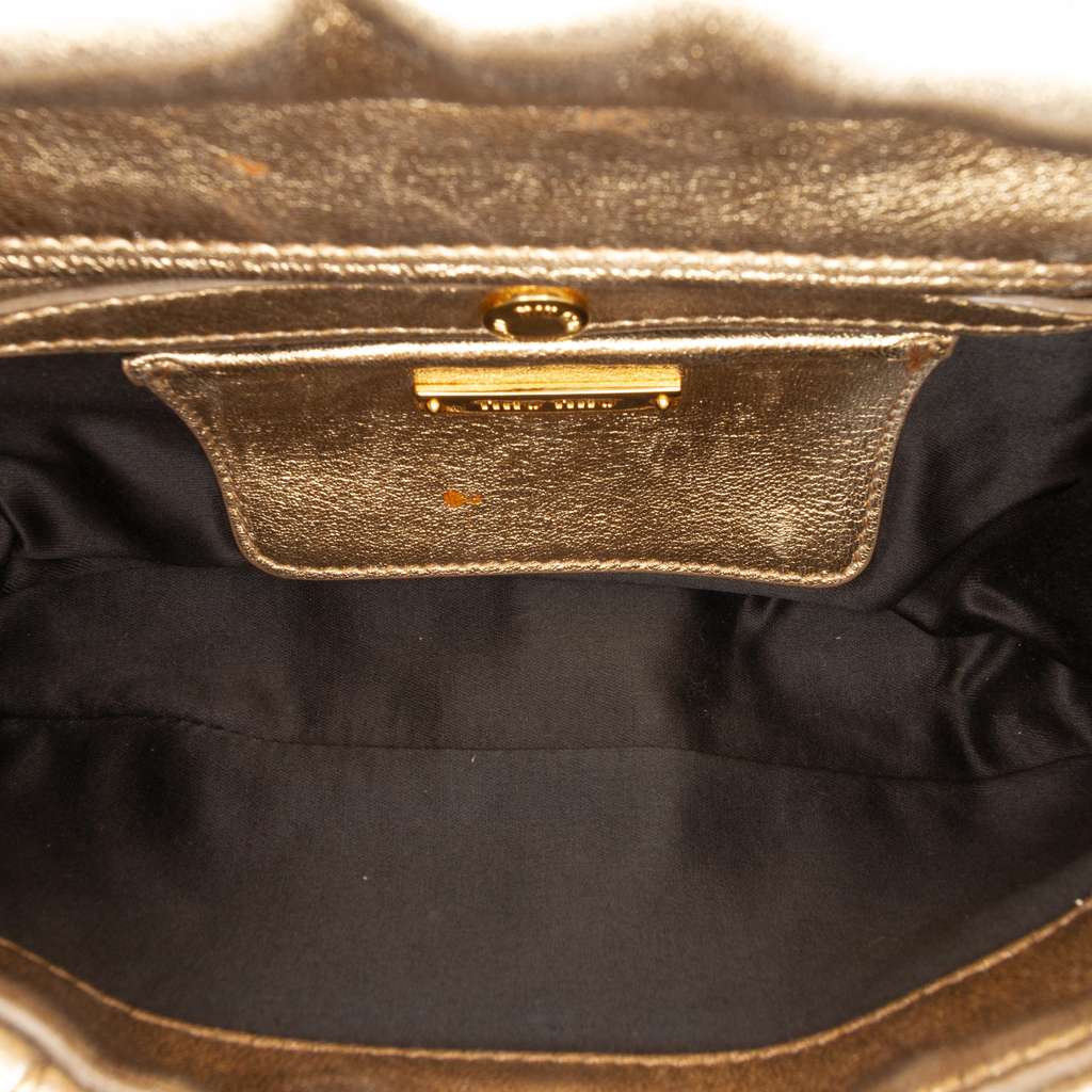 Miu Miu Metallic Matelasse Nappa Flap Crossbody Gold Leather Good condition - Model View