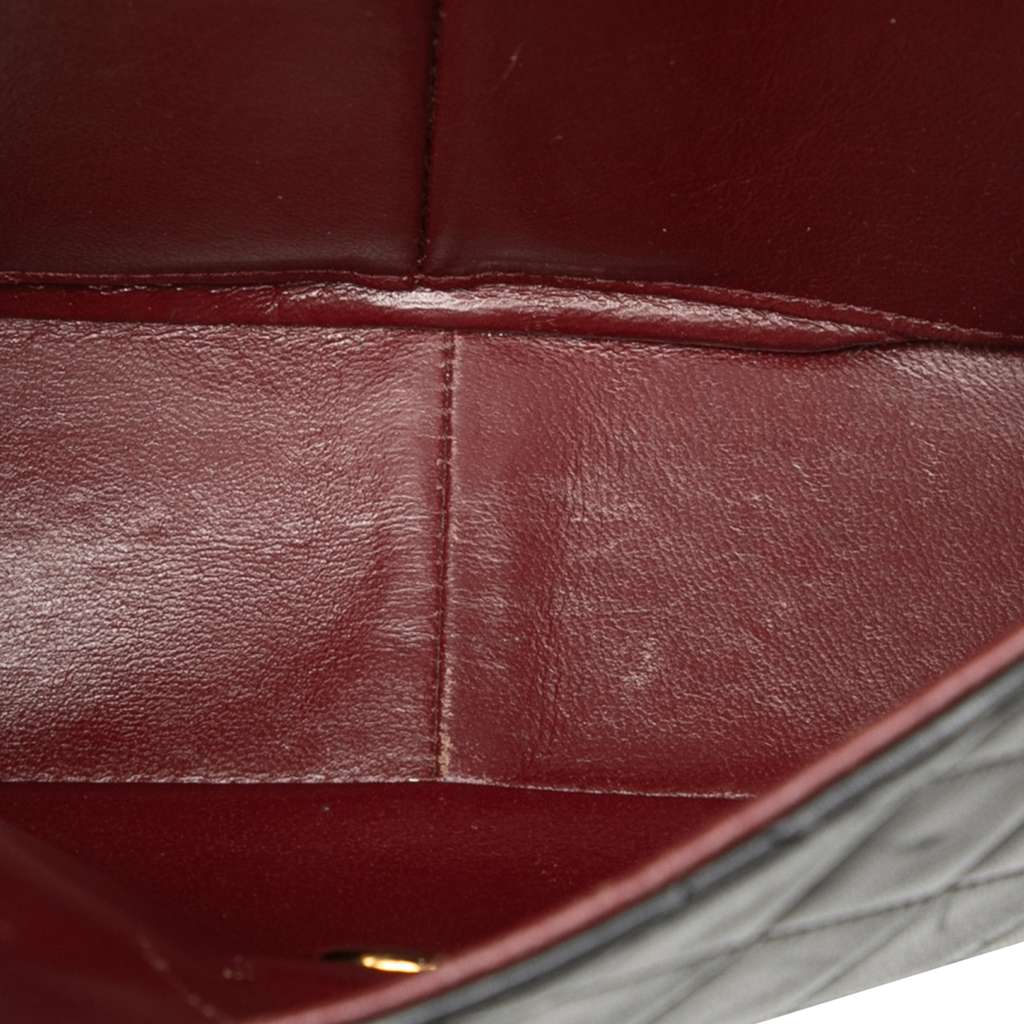 Chanel Small Square Quilted Lambskin Flap Black Leather Good condition - Model View