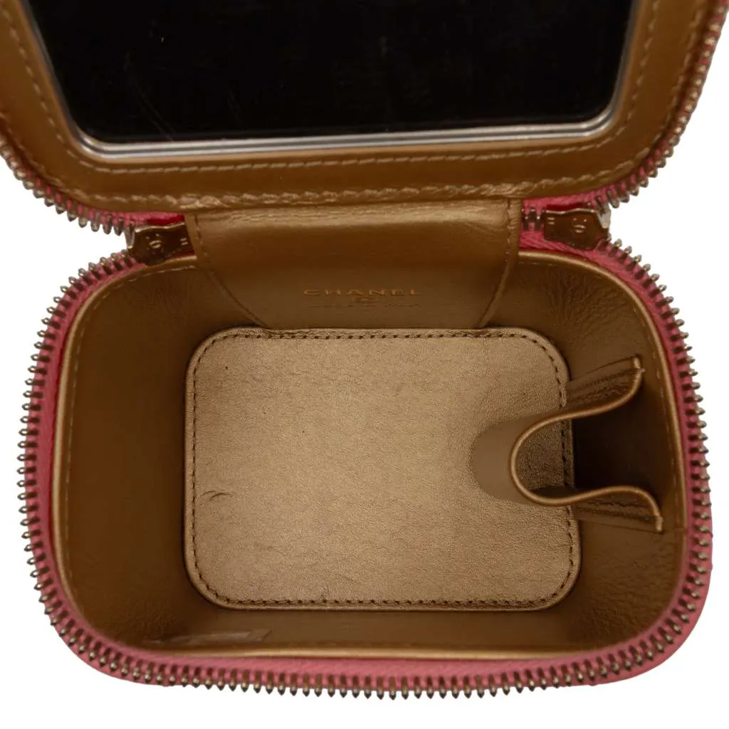 Chanel Mini Quilted Lambskin Pearl Crush Vanity Case With Chain Pink Leather Very good - Model View