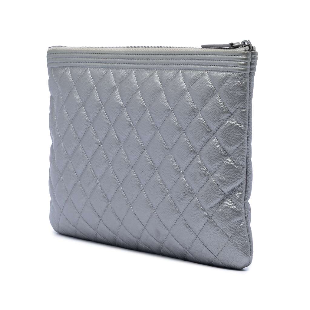 Chanel Medium Quilted Caviar Boy O Case Clutch Silver Leather Good condition - Back View