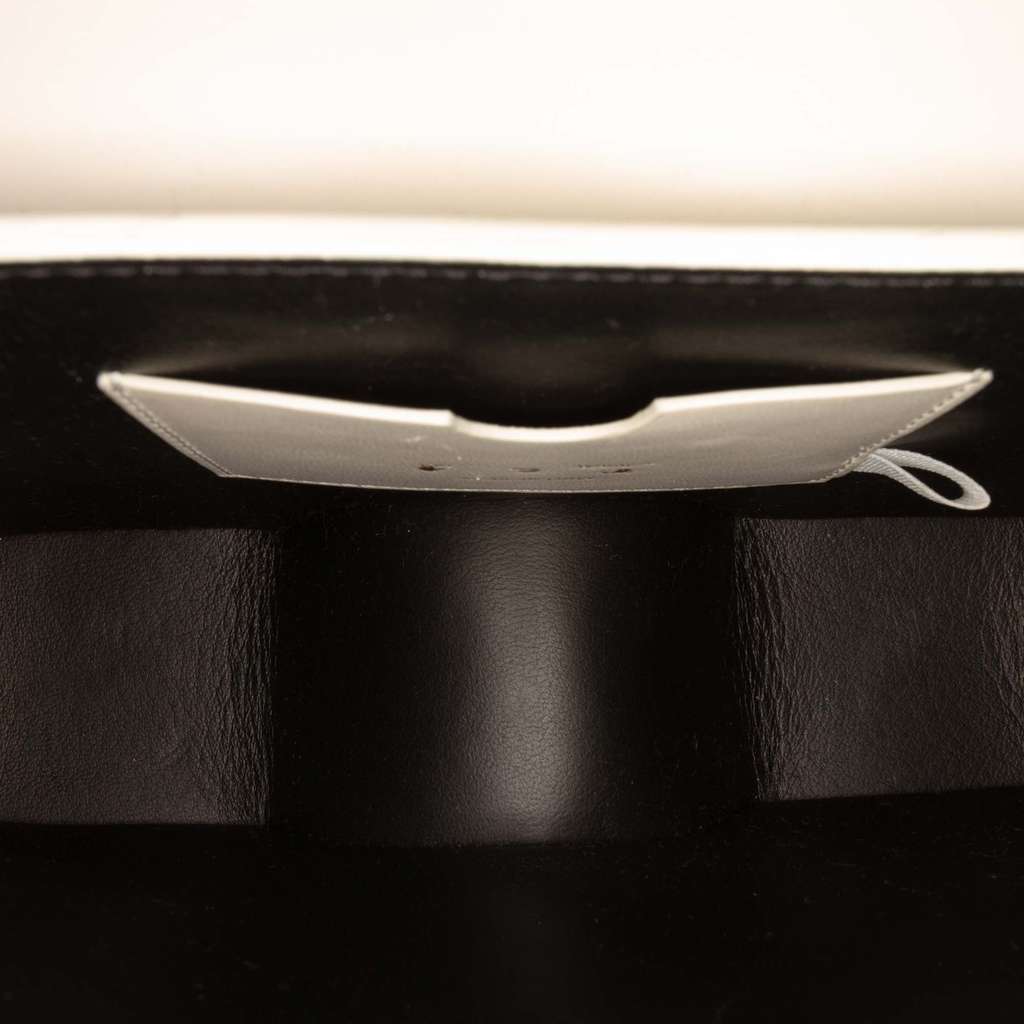 Off-white Leather Burrow 22 Crossbody White Leather Good condition - Model View