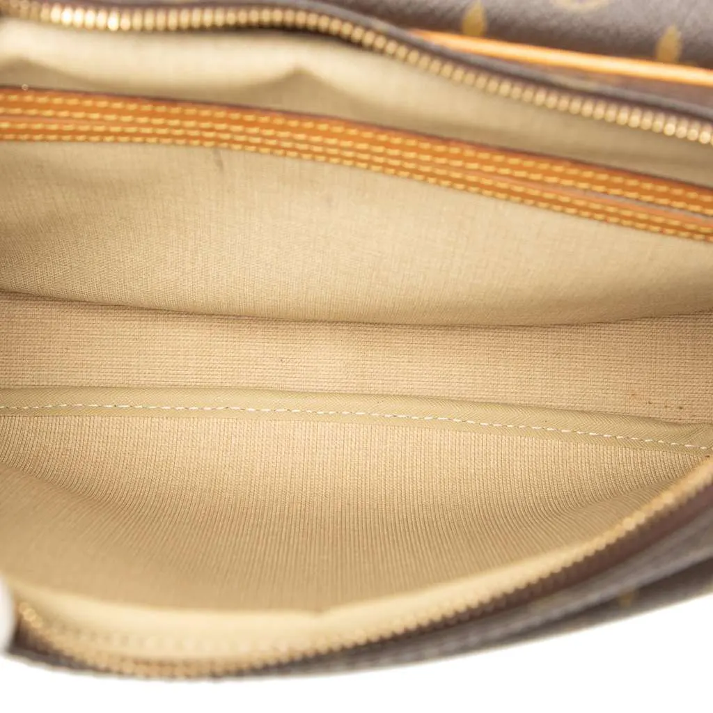 Louis Vuitton Monogram Reporter PM Brown Canvas Very good - Model View